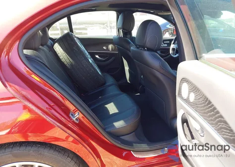 2022 Mercedes-Benz E 350 z USA, uszkodzony, nr VIN W1KZF8DB7NB097263